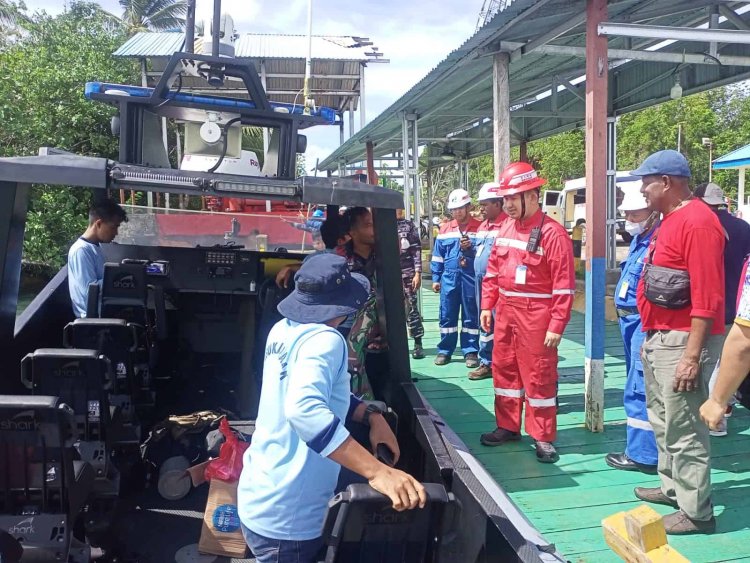 Quick Response, Satkopaska Koarmada III Selamatkan 12 Penumpang Speed Boat Kandas di Perairan Sorong